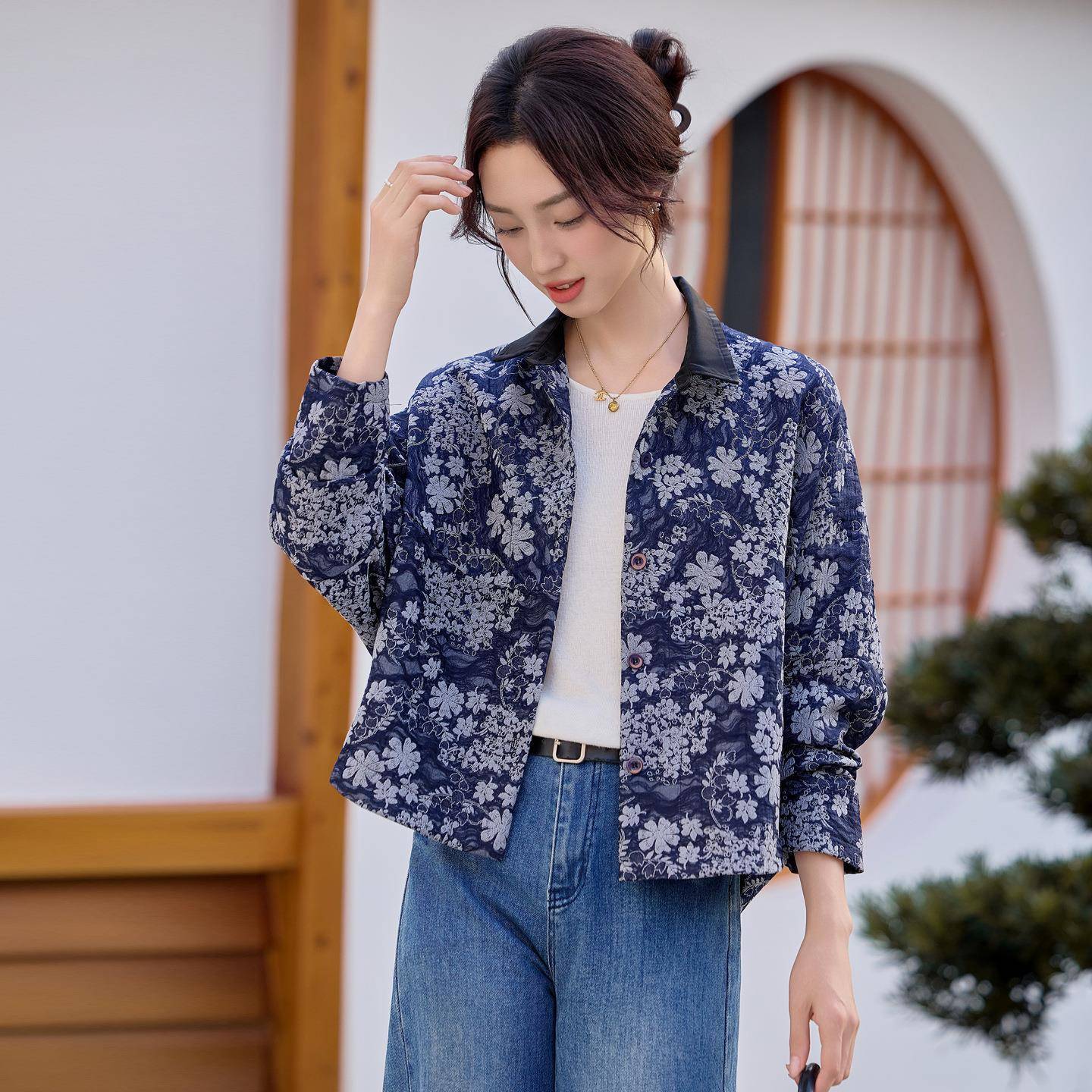 205秋季YU9908-0新款2宽搭松百气质上衣新中式国风翻领提花外套女