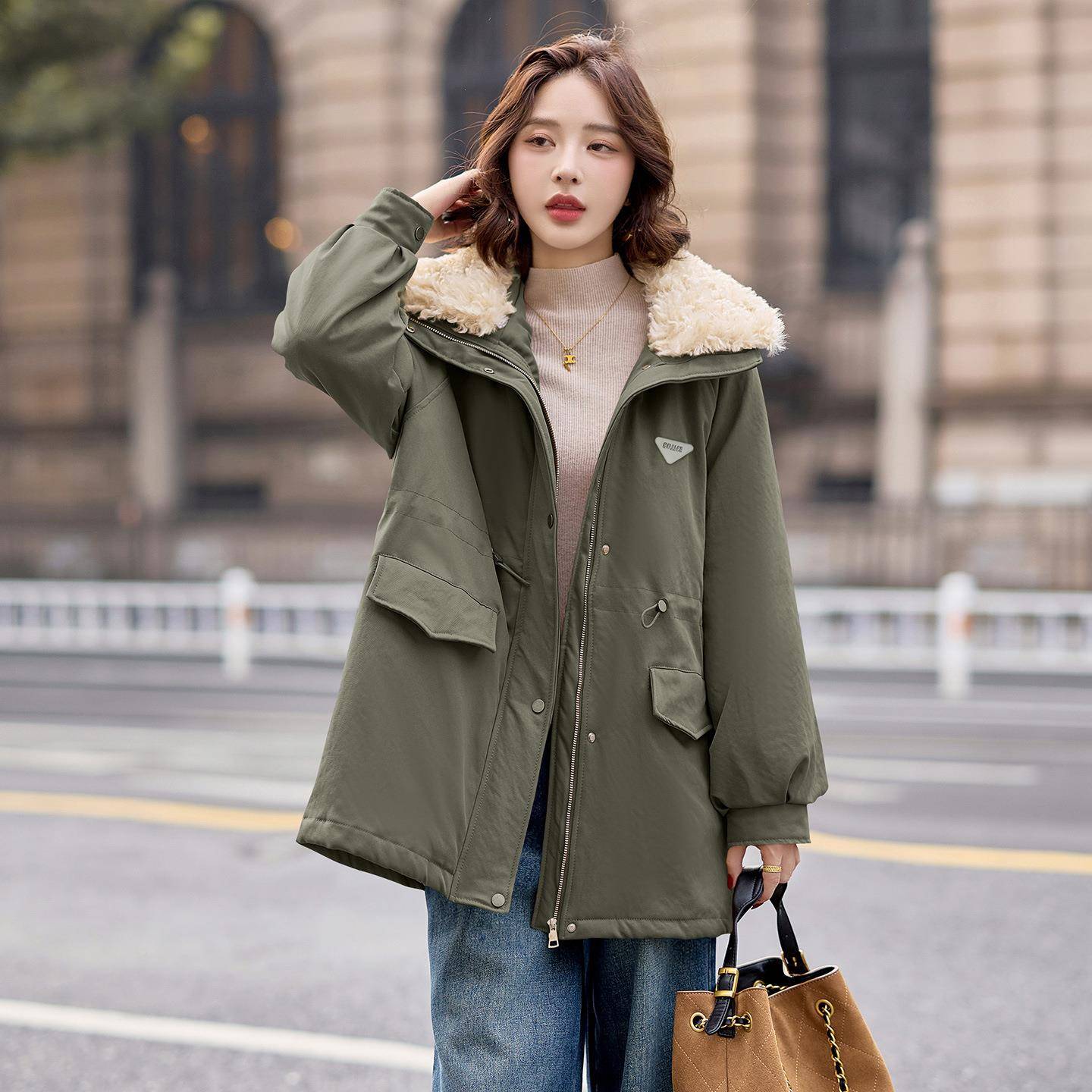 派克服女2025年冬季新款LU9113-1连帽保加加厚绒大毛领中长外套LU