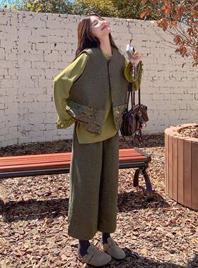 分绿色复古木耳边拼接甲马套装2025秋季设计感女打底衫九b176-894