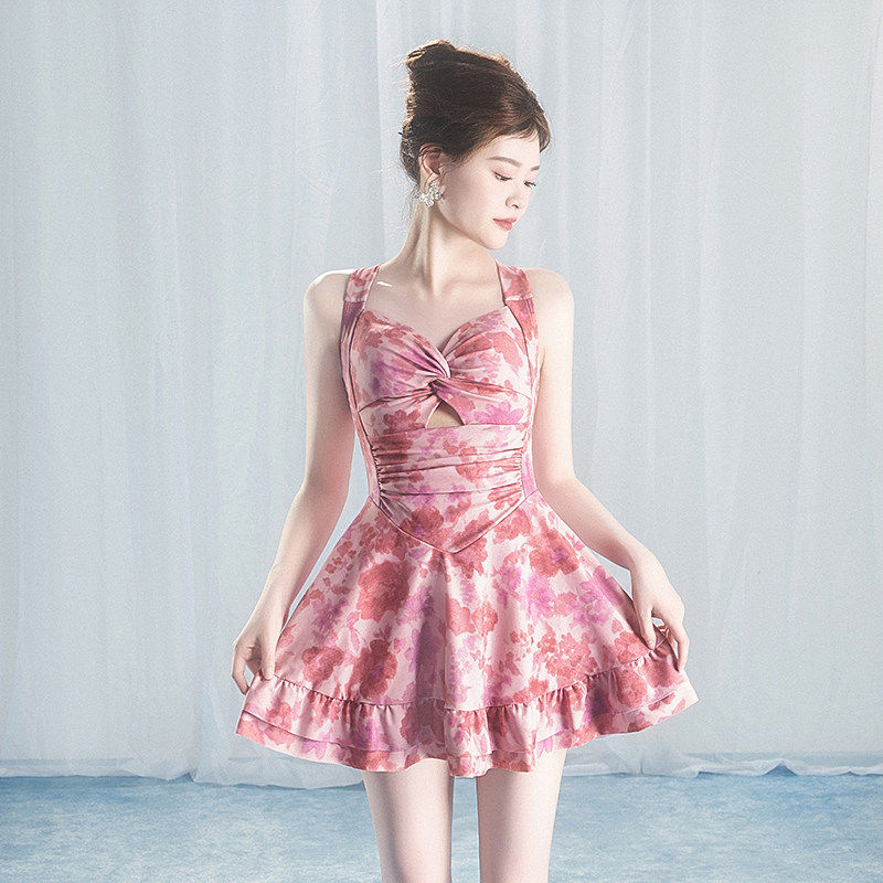 【徐苏苏多巴胺】高级感2025新款微胖女孩遮肉保守泡温泉游泳衣女