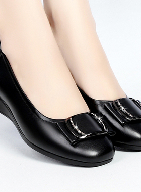 坡跟单鞋女中跟圆头女士皮鞋真皮软底舒适大码女鞋41妈妈42鞋子43