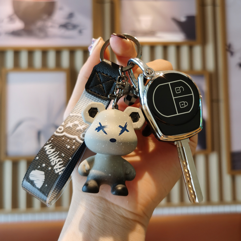 适用铃木雨燕奥拓启悦钥匙套吉姆尼JIMNY/JB64/JB74扣天语SX4包壳