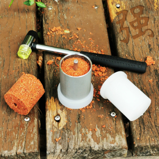 方块钩饵料成型器翻板钩压饵器鲢鳙爆炸钩饵自制模具钓鱼工具渔具