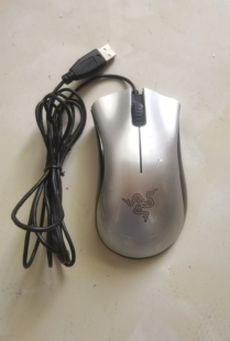 雷蛇二手拆机炼狱蝰蛇RZ01 1800DPI有线游戏鼠标 0085逆战纪念版