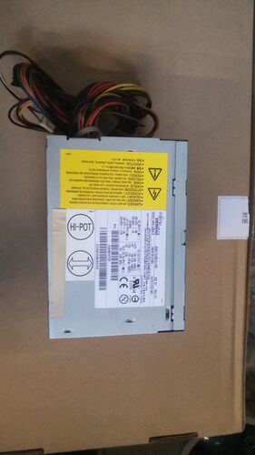 NPS-230EB B / S26113-E513-V50 230W 富士通 交换式电源供应器