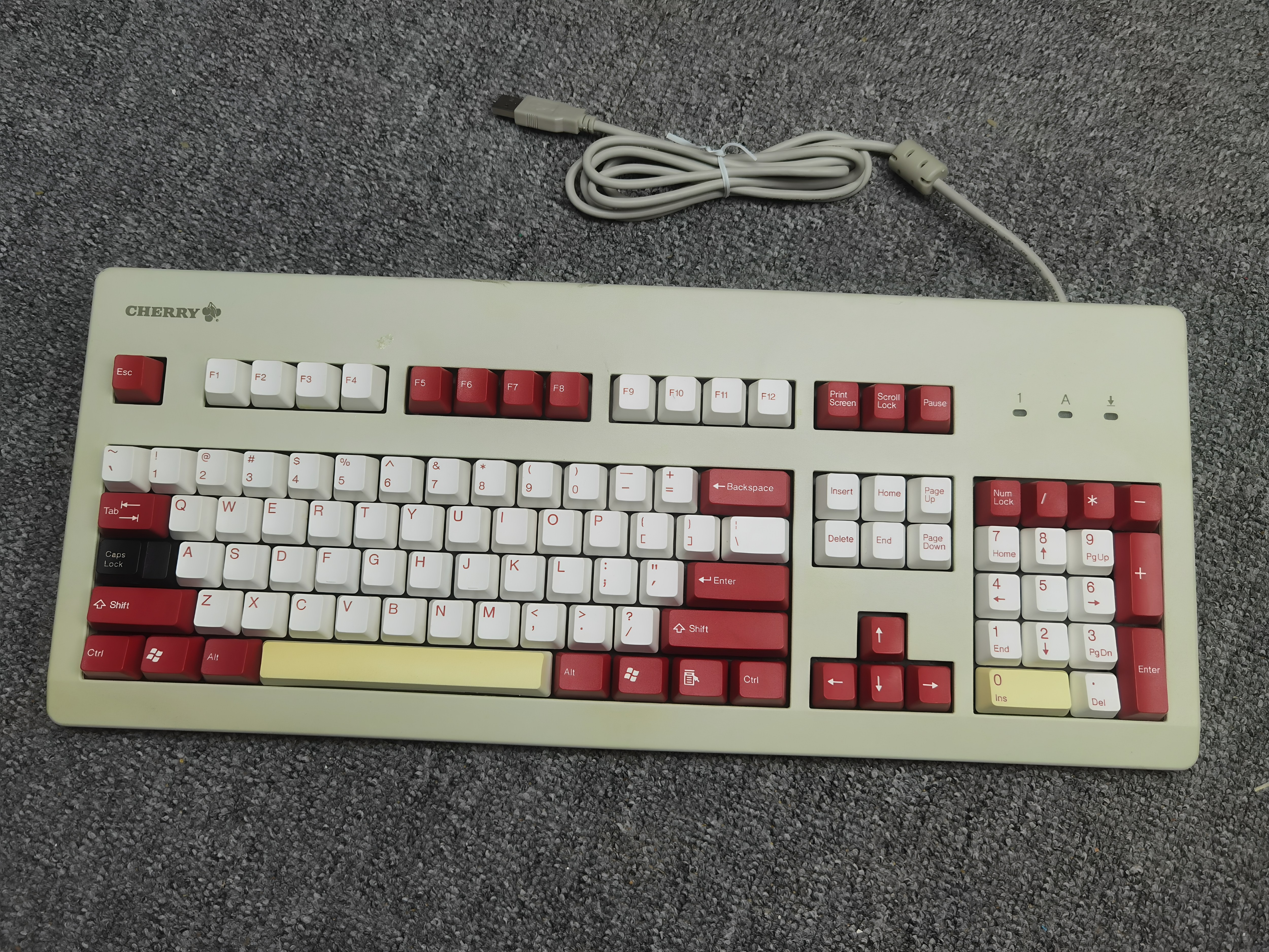 二手樱桃MX3000 USB G80-3000LXCEU-0 黑轴实图换过线CAPS非原装