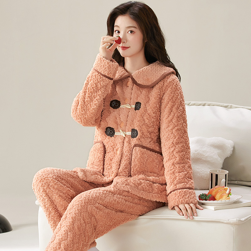 2024年新款睡衣女款秋冬季加厚加绒珊瑚绒三层夹棉袄可外穿家居服