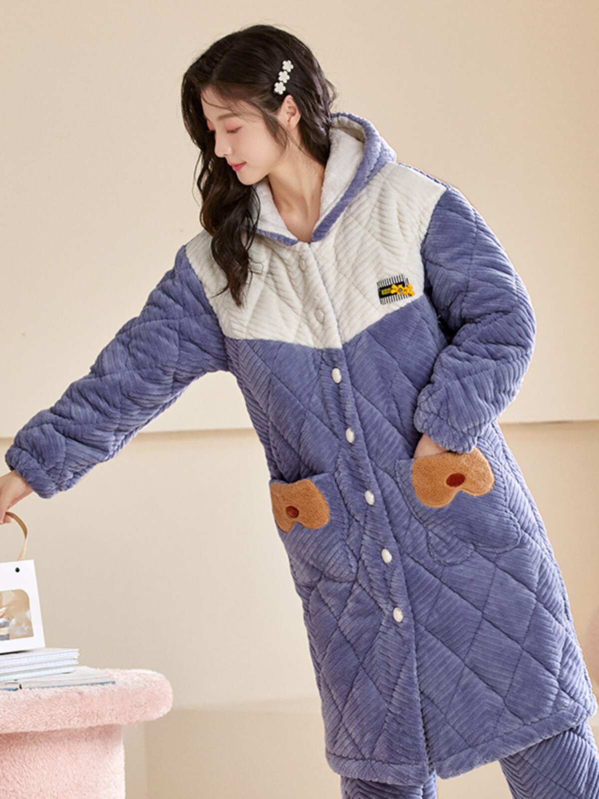 PAJAMAS WOMENS AUTUMN AND WINTER CORAL VELVET AND THICKENED THREE-LAYER PADDED DRESSING GOWNS WEAR SWEET AND CUTE HOODED LOUNGEWEAR
