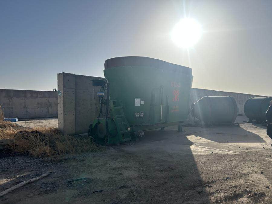 4月15日巴彦淖尔全日粮饲料搅拌机GT2421网络拍卖公告