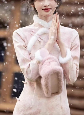 粉色新中式旗袍2025新款秋冬季加绒高端气质年轻款连衣裙