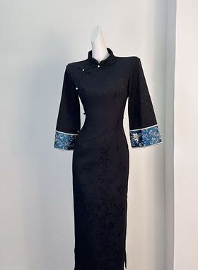 感旗袍黑色新中式秋冬季2025新款高端修身倒大袖长款连衣裙女