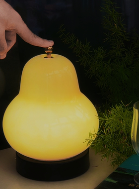 慢家居中古法式奶油梨子台灯书房卧室床头灯露营充电氛围灯小夜灯