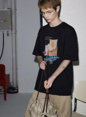 300斤男士短袖t恤亲肤胸前复古艺术复古画报感印花短袖美式T恤