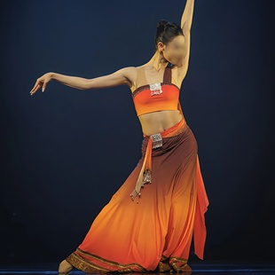 舞优伶傣族《孔雀》女子独舞民族舞鱼尾裙艺考橙色渐变表演服定制