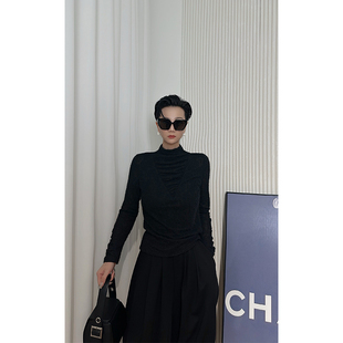 女 显身材针织衫 Dan 黑色极简风假v领长袖