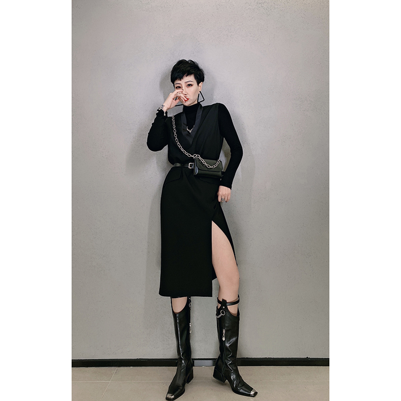 蛋爷黑色设计感小众无袖连衣裙女2021年秋冬季过膝长款背心小黑裙