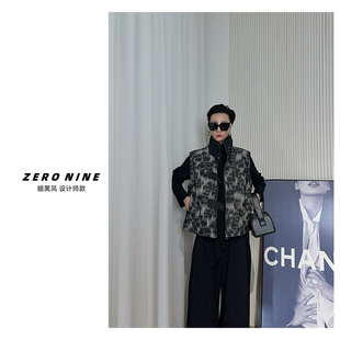 Dan 暗黑风花色小众羽绒马甲女