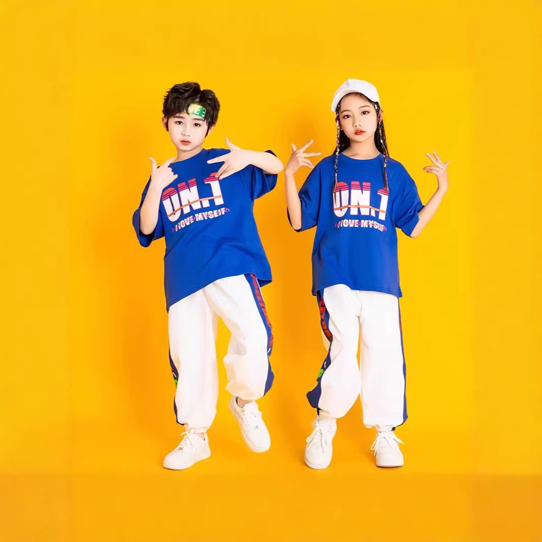 街舞儿童潮服六一小学生运动会舞蹈演出服炸街嘻哈表演团体操班服