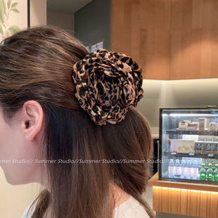 时髦精新宠~豹纹大花朵调性高级感抓夹发饰女简约大号鲨鱼夹发卡