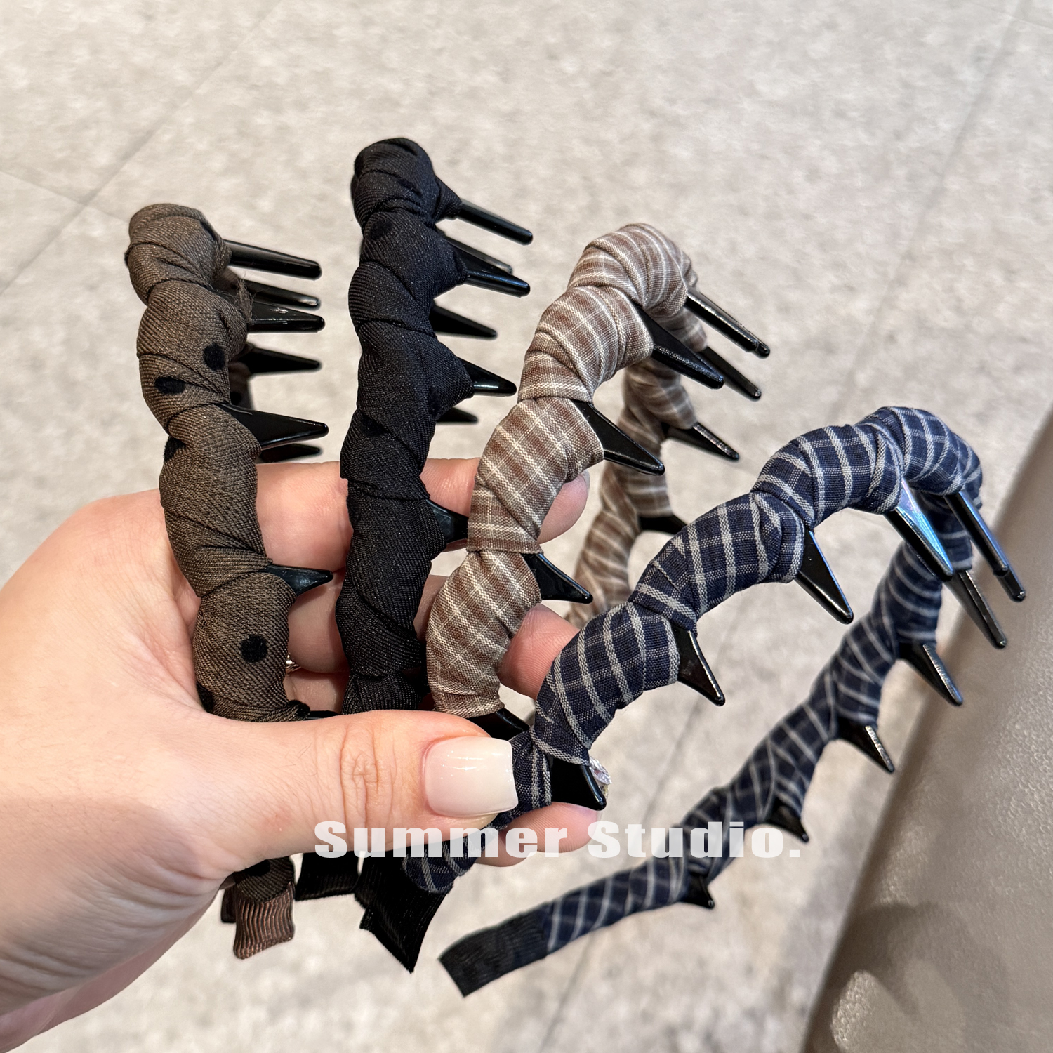 黑白波点布艺缠绕带齿发箍