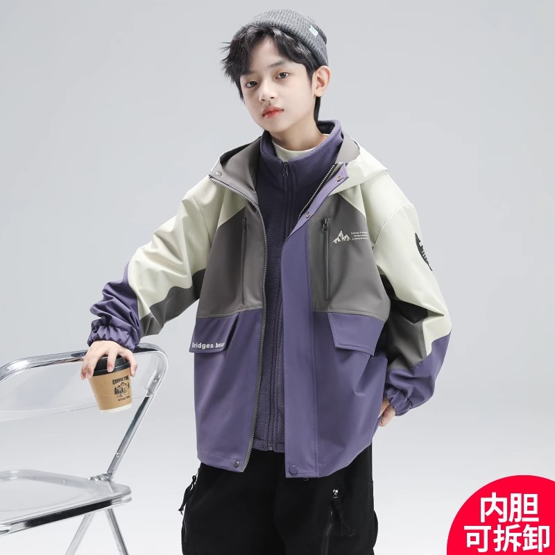 2026新款秋冬季童装户外儿童冲锋衣三合一滑雪服外套男夹棉上衣潮
