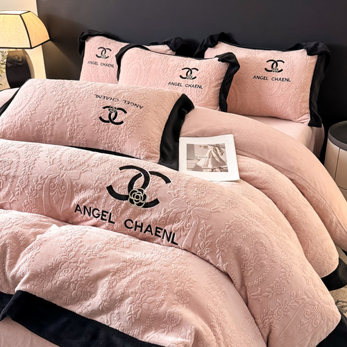 5D雕花牛奶绒冬季加厚四件套