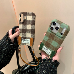 加尔 高级感秋冬简约撞色格子手拎皮绳适用苹果17ProMax手机壳iphone15新款16pro女款13创意14pro防摔保护套
