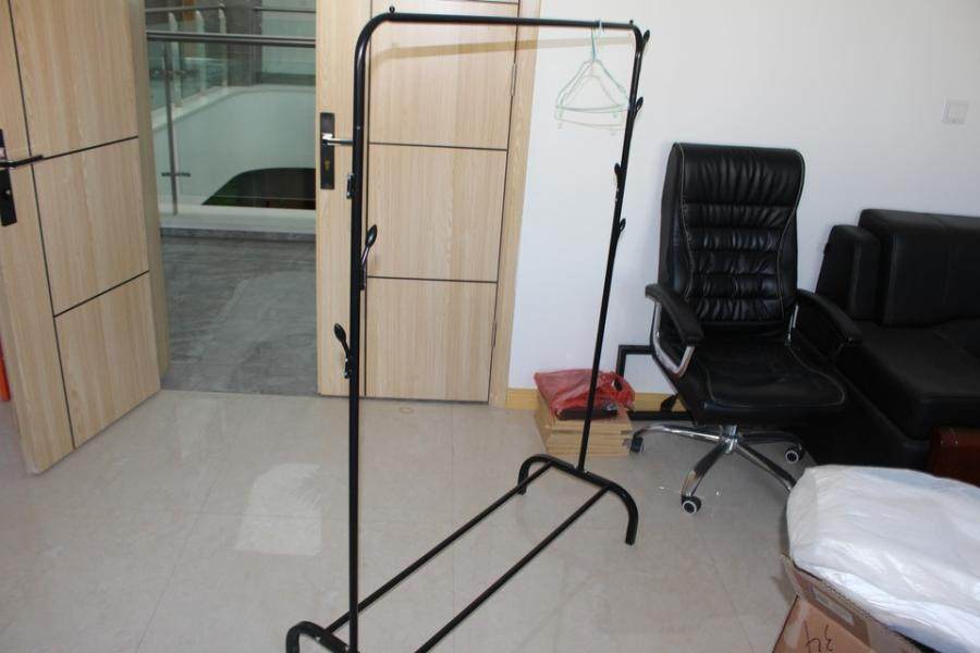 2月1日吴忠中药研创基地D栋内办公设备各类架子、老板桌、老板桌等网络拍卖公告