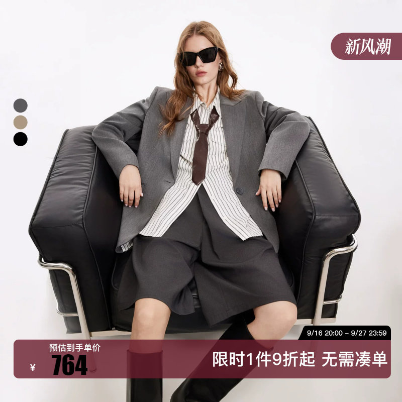 绫致ONLY2026秋季新款通勤风简约纯色后摆双开叉西装外套女										