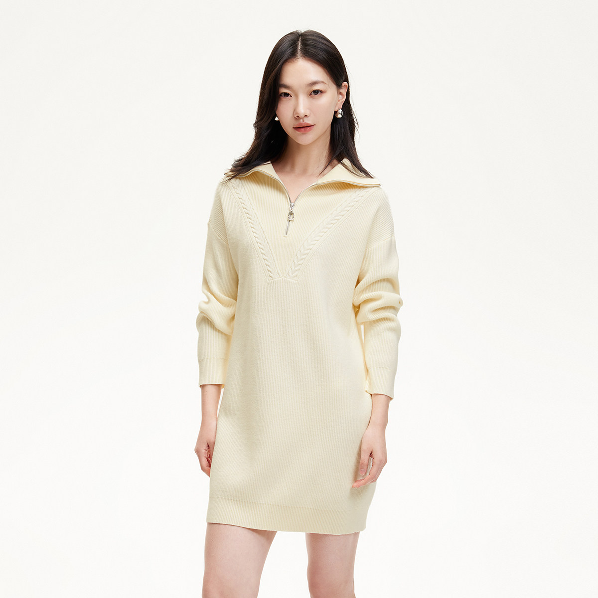 绫致Vero Moda连衣裙女2025冬新款宽松H版针织翻领落肩慵懒松弛感