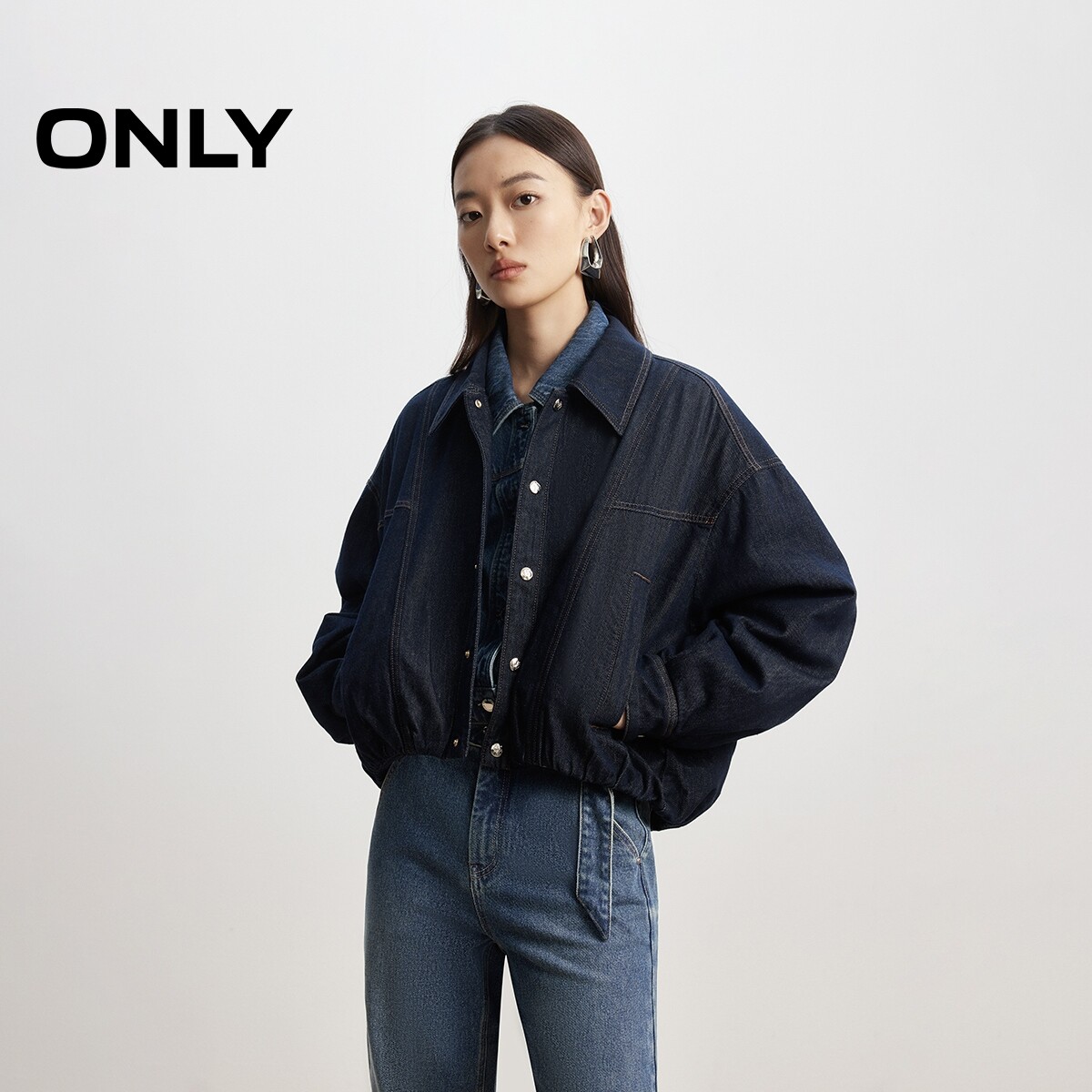 ONLY2025秋季新款休闲百搭花苞下摆夹棉宽松牛仔棉服女|12530B001