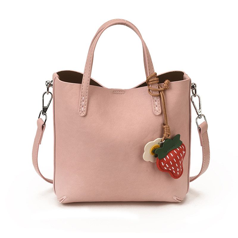 2026高品pu简约时尚手提包可爱草莓挂饰洋气单肩斜挎包,箱包皮具/热销女包/男包,通用款女包,淘宝优惠券,粉丝福利购,淘宝优惠卷
