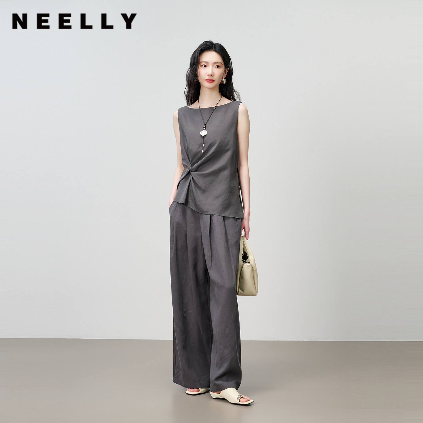 NEELLY纳俪商场同款夏新款气质休闲深灰无袖上衣套装女百搭两件套