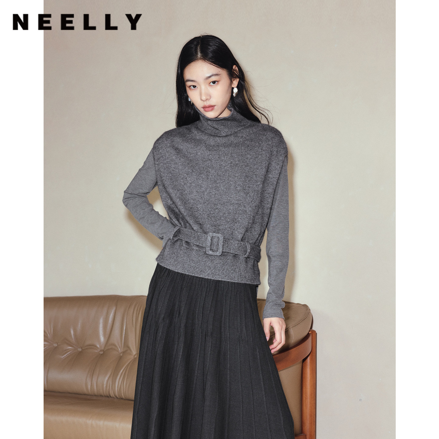 NEELLY纳俪商场同款冬季新款慵懒风收腰针织两件套女高领气质上衣