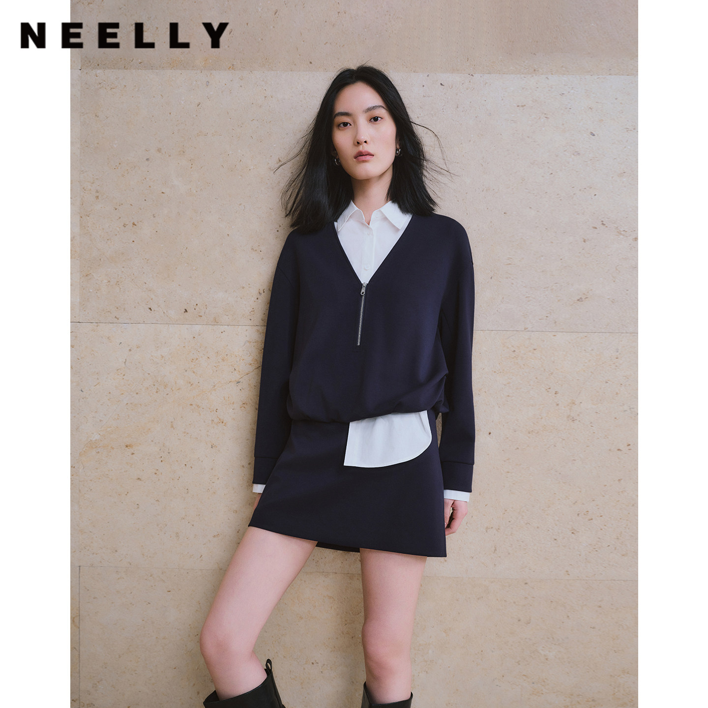 NEELLY纳俪商场同款秋新款藏青休闲文艺套装女拼接上衣短裙两件套