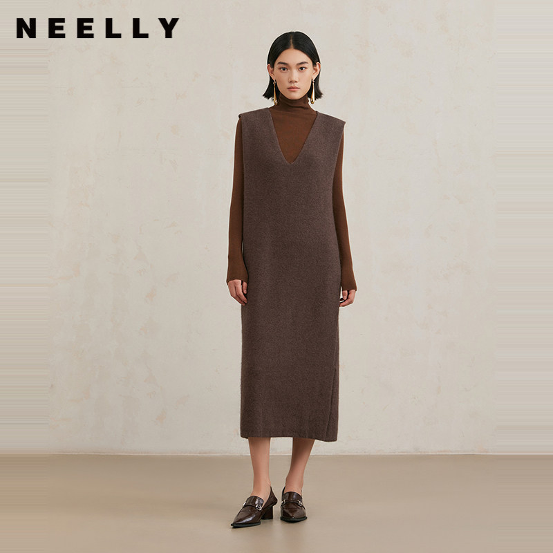 NEELLY纳俪商场同款冬季新款美拉德法式气质V领背心针织连衣裙女