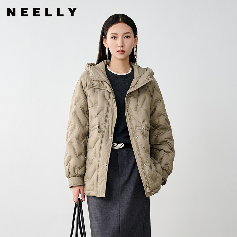 NEELLY纳俪商场同款冬季新款连帽薄款抽绳收腰羽绒服女90%白鸭绒