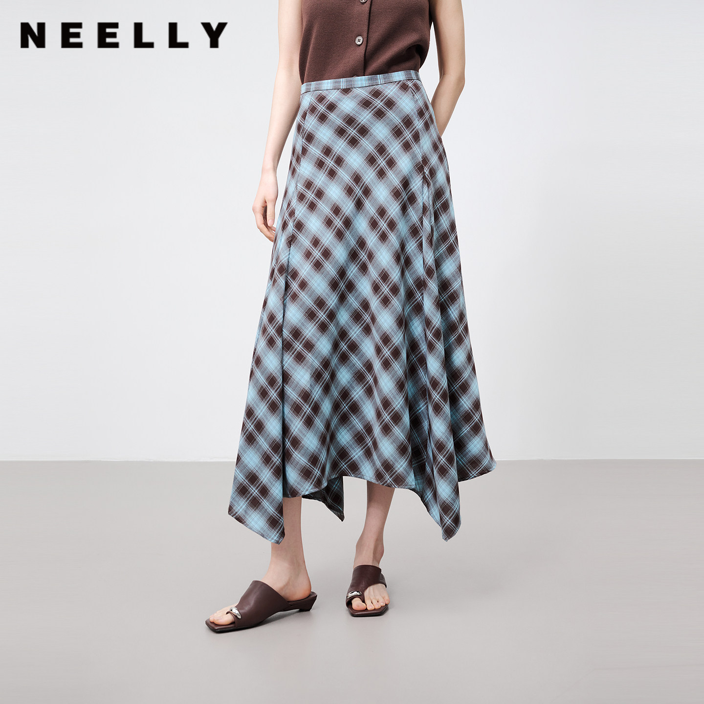 NEELLY纳俪商场同款夏新款蓝棕格纹半身裙女高腰显瘦不规则中长裙
