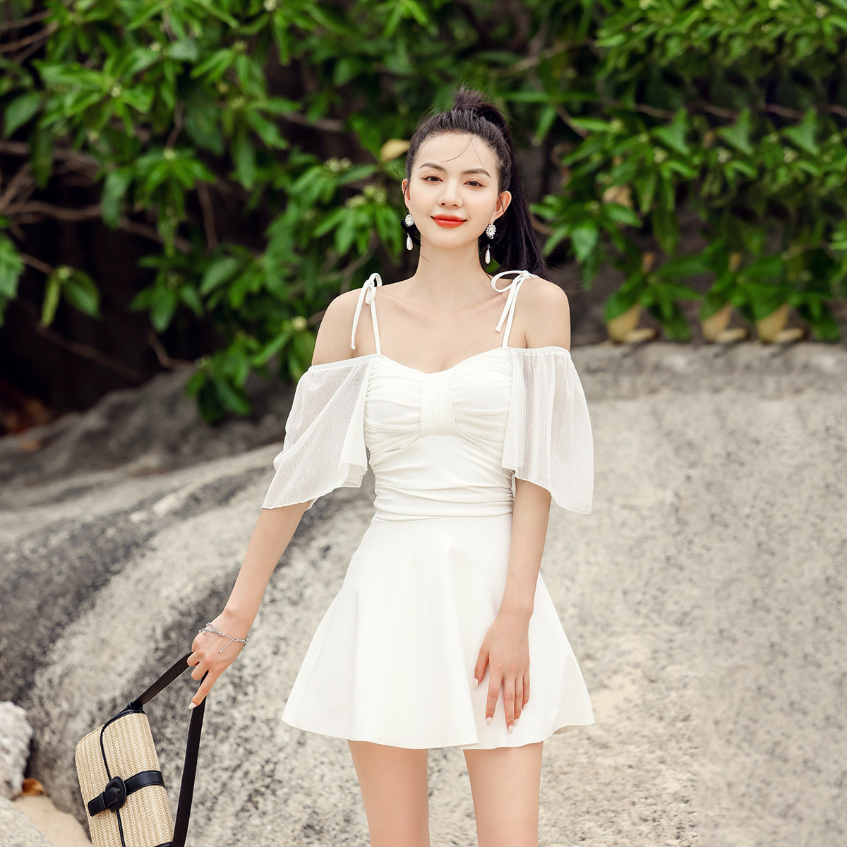 泳衣女连体遮肚一字肩性感显瘦薄纱抽褶小胸聚拢露背ins温泉海边