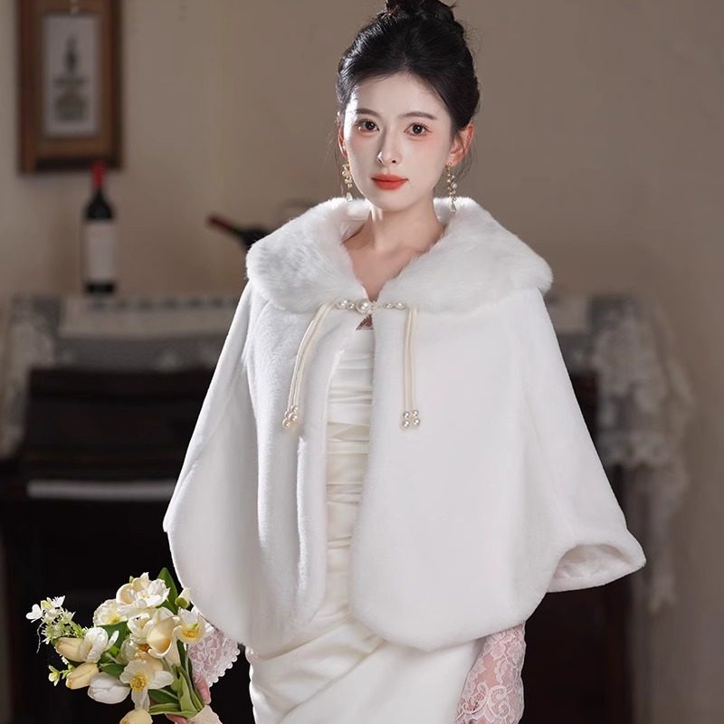 新中式披肩斗篷新娘婚纱结婚礼服敬酒服外搭秋冬保暖加厚毛绒披风