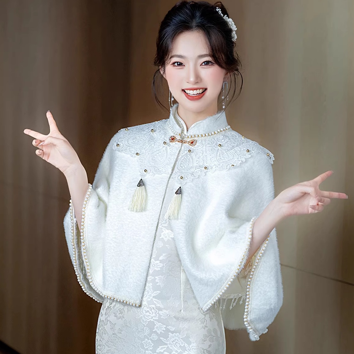 订婚小披肩斗篷礼服外搭国风中式婚礼新娘旗袍外套敬酒服斗篷披风