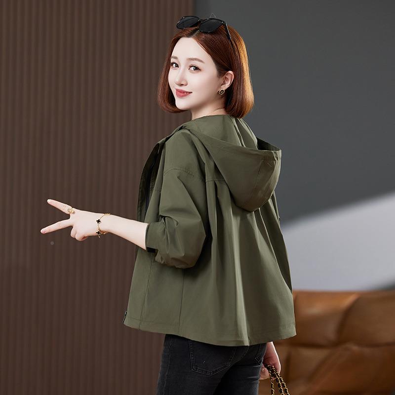 春士上秋新款宽松大码休闲短款夹克女版衣洋气连韩帽短外套L1L153