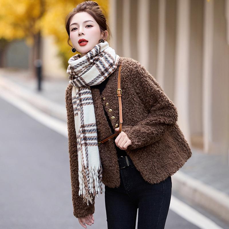 秋冬新TLT683-10款女装韩季版皮毛一体宽松圆领羊毛长袖时尚羔外