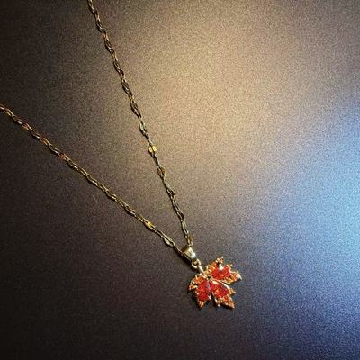 开花的橄榄 Vintage古着 Crimson Leaf红色枫叶项链 锁骨链