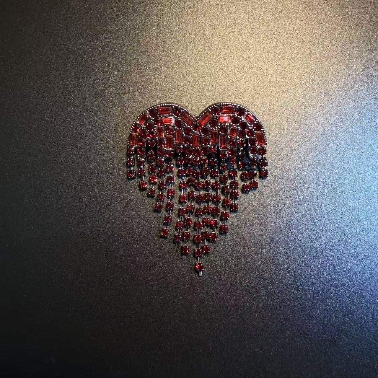 开花的橄榄 Vintage古着 Crimson Heartfall红色爱心流苏胸针