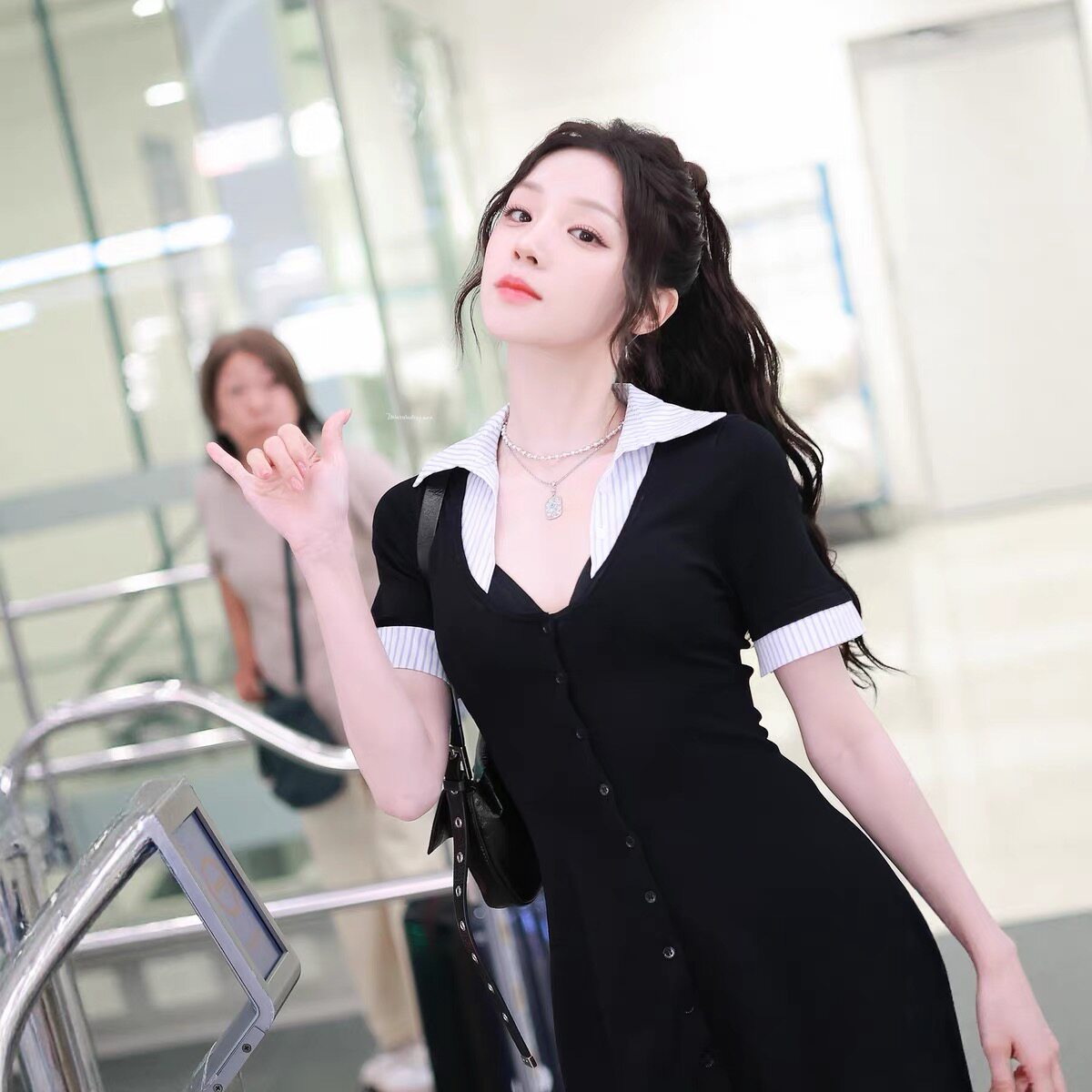 宋雨琦机场同款夏季黑色韩版翻领汉服连衣裙
