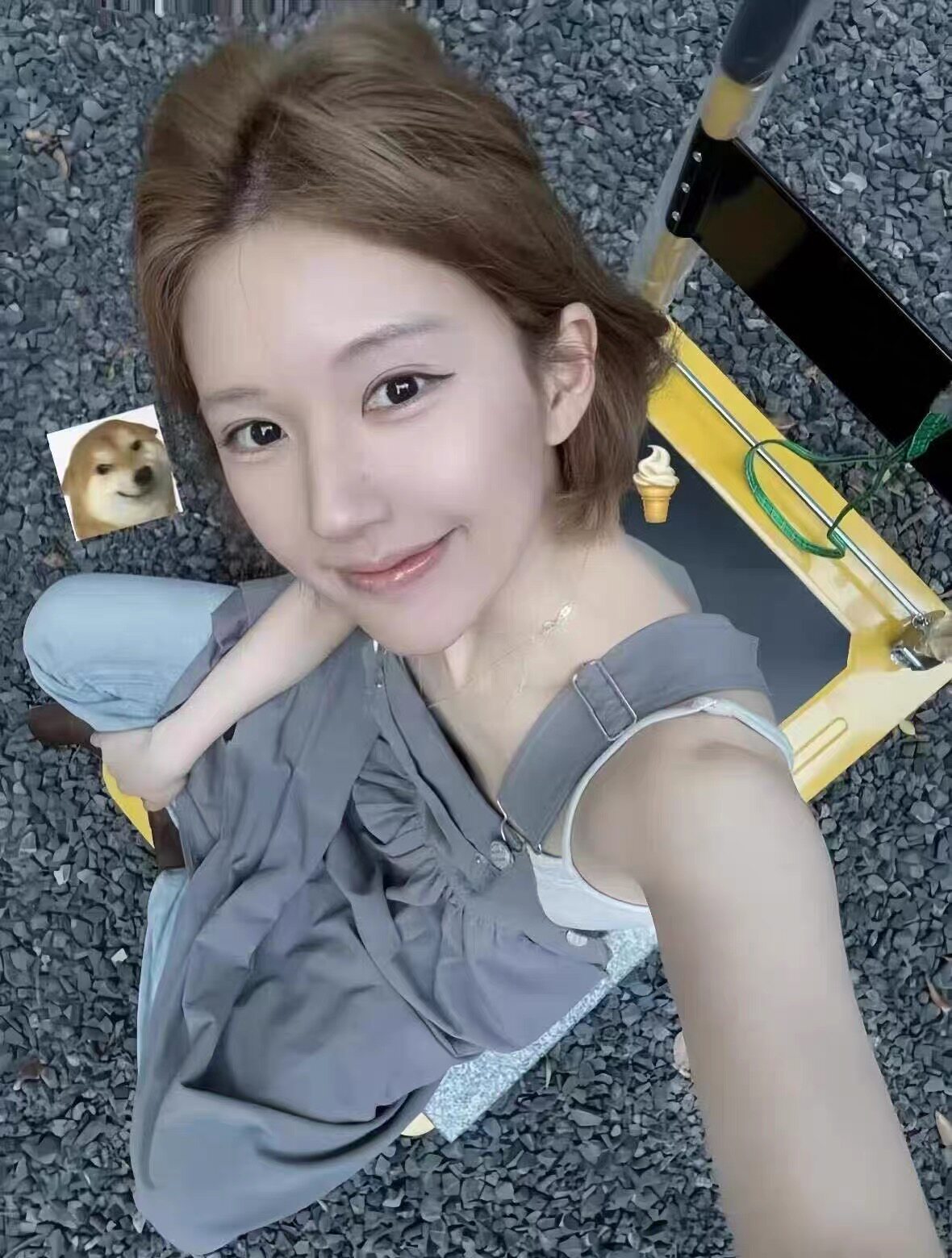 露思同款韩系松弛感灰色背带裙氛汉服套装
