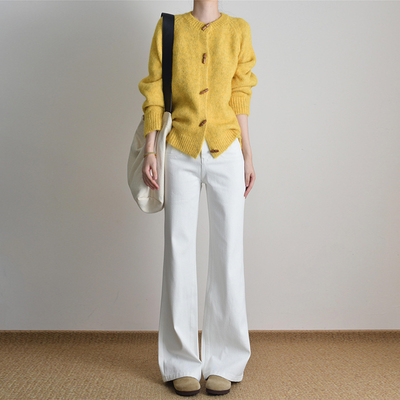 加绒加厚白色微喇牛仔裤女2025