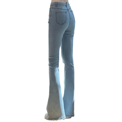 浅蓝色微喇叭牛仔裤女潮