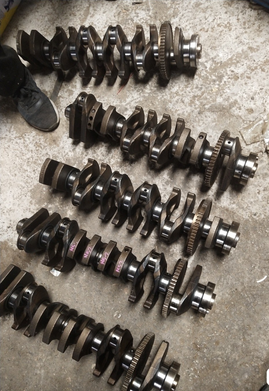 奔驰曲轴 272 273 274 275 276 N62 N63 271 270 264 二手拆车件